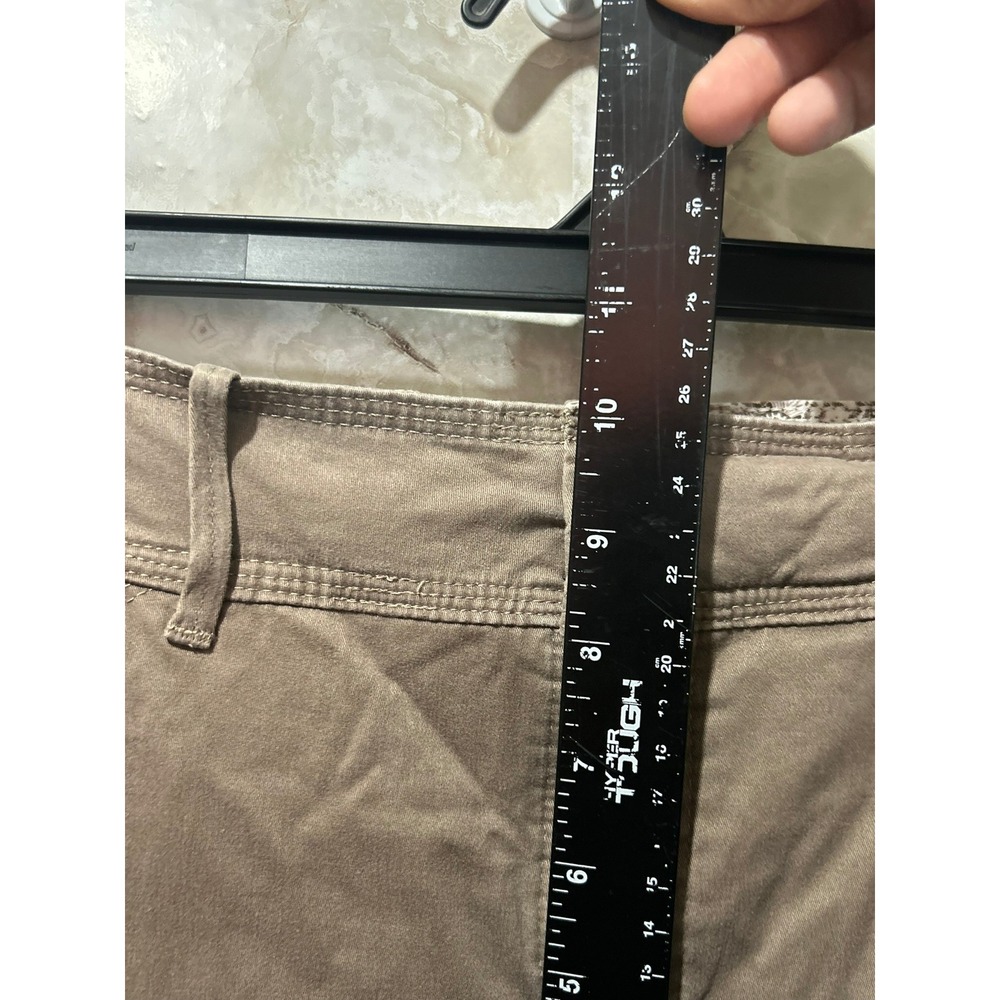 Lee Khaki Shorts Casual Everyday‎ Walking Shorts Comfy Womens Size 14 - Picture 3 of 7